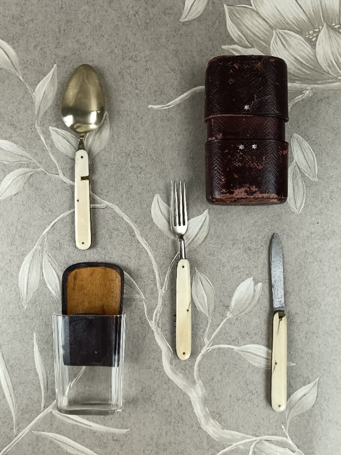 Victorian Folding Campaign Cutlery Set in Morocco Leather Case(10).jpg